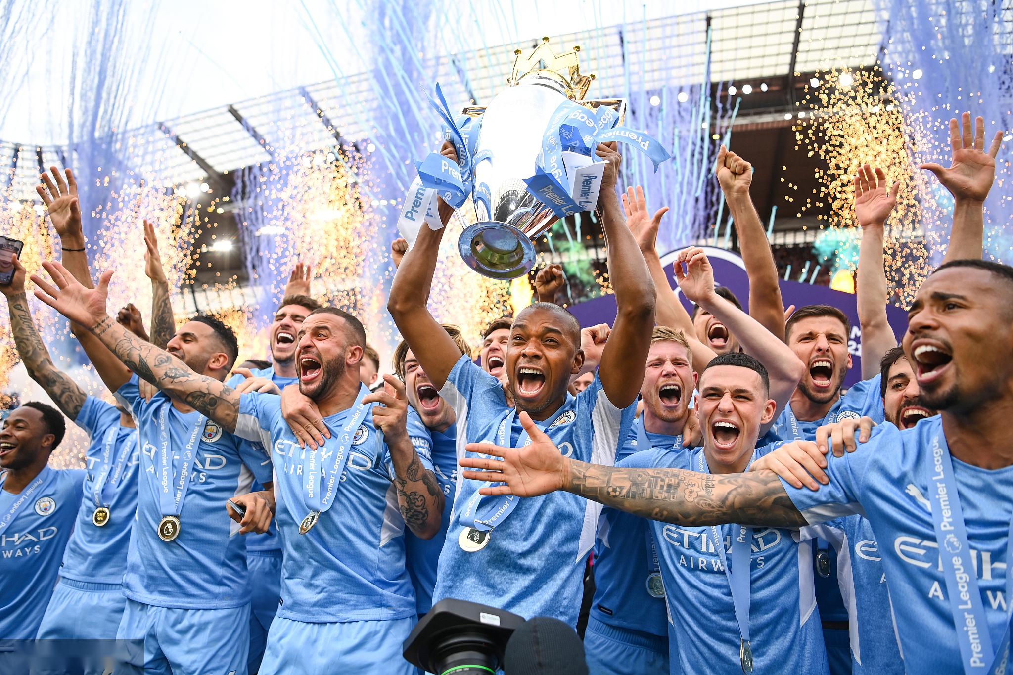 王霜作为中 王霜作为中